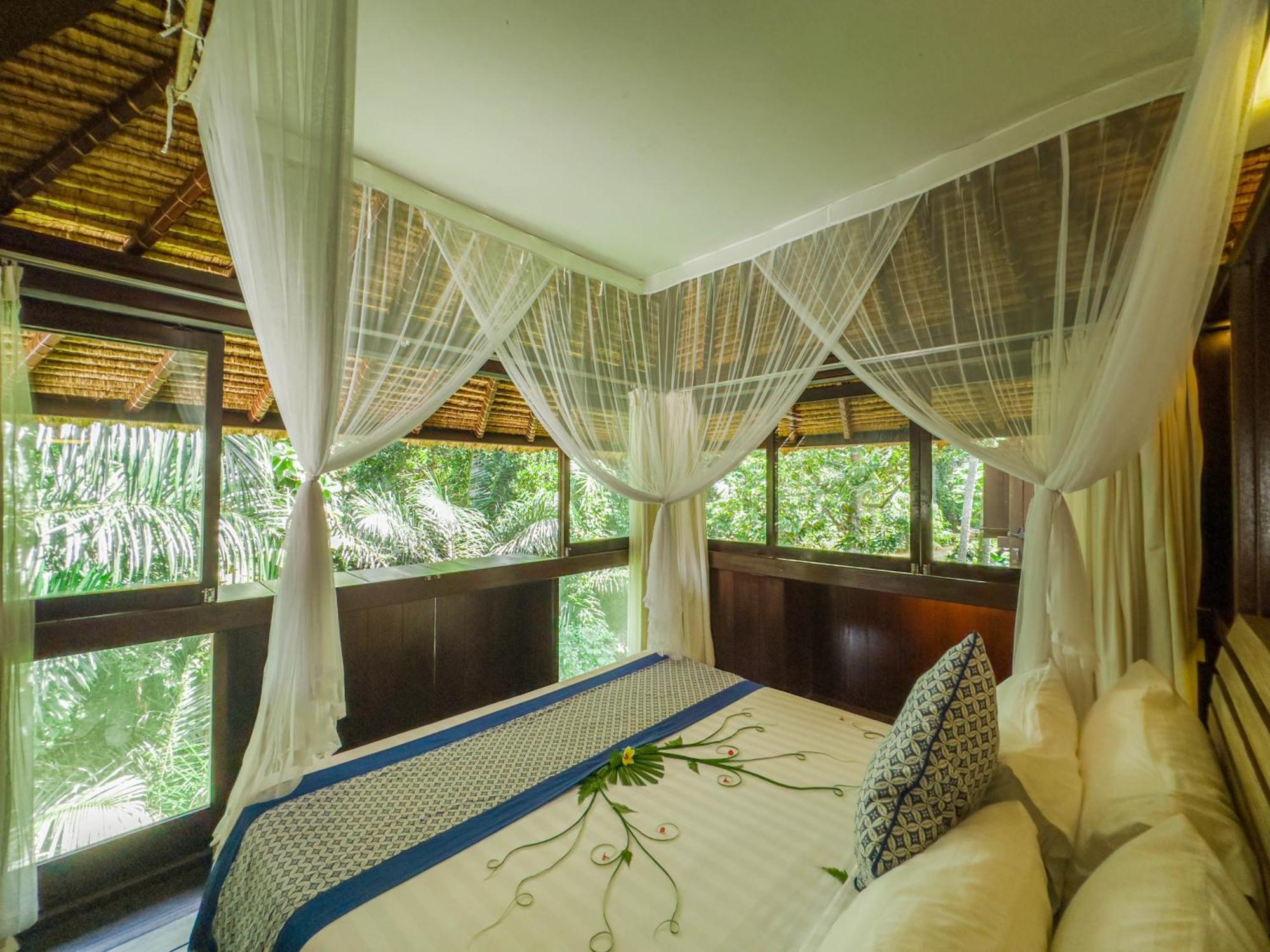 Ubud Sari Health Resort Exterior photo